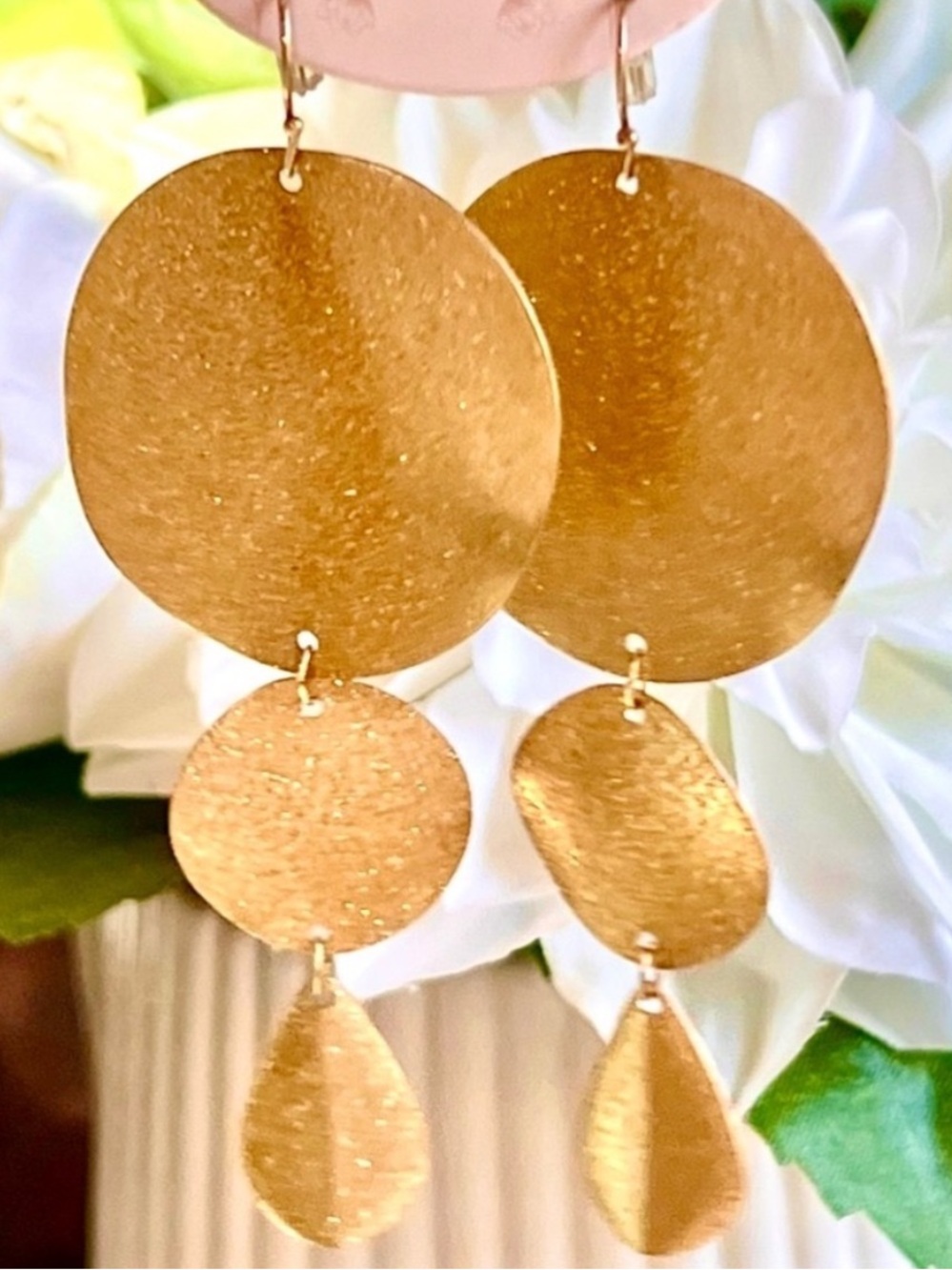 🌺🎉HP🎉🌺 NWT Anthropologie Serefina Gold Disk Chandeliers - Picture 5 of 15